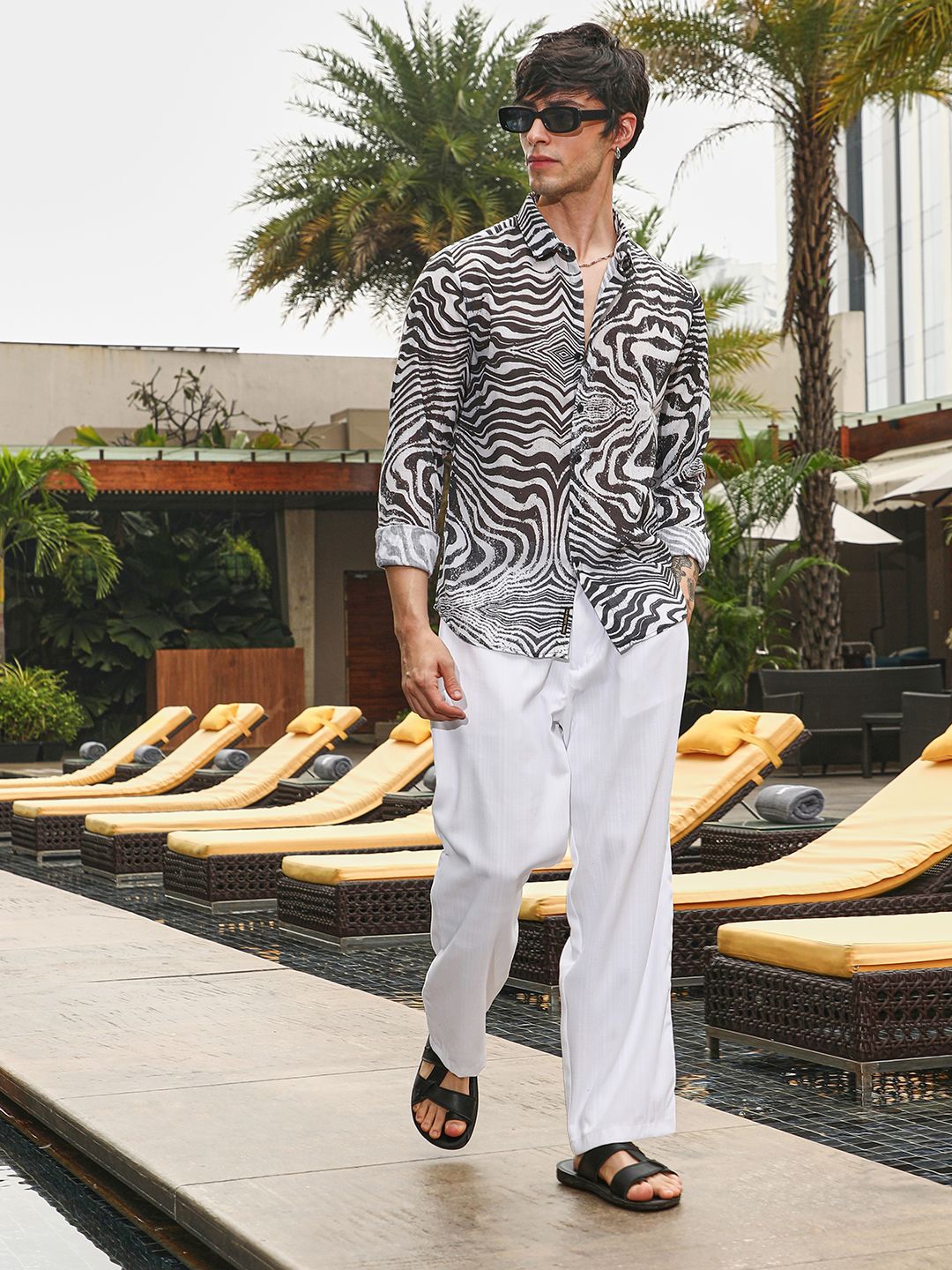 Campus Sutra Men Comfort Printed Casual Shirt