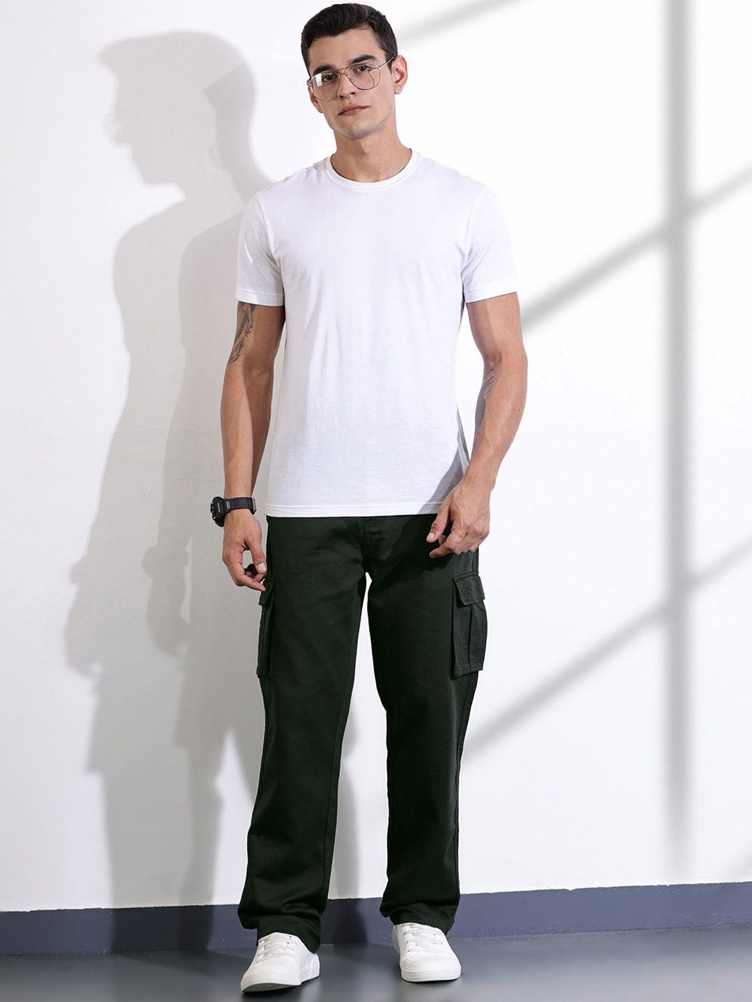 Thomas Scott Men Cotton Mid-Rise Smart Cargos Trousers