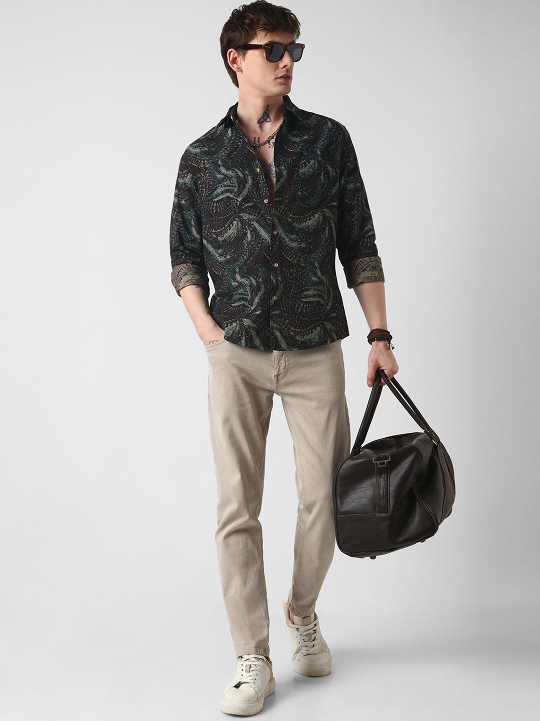 VASTRADO Men Classic Slim Fit Floral Opaque Printed Casual Shirt