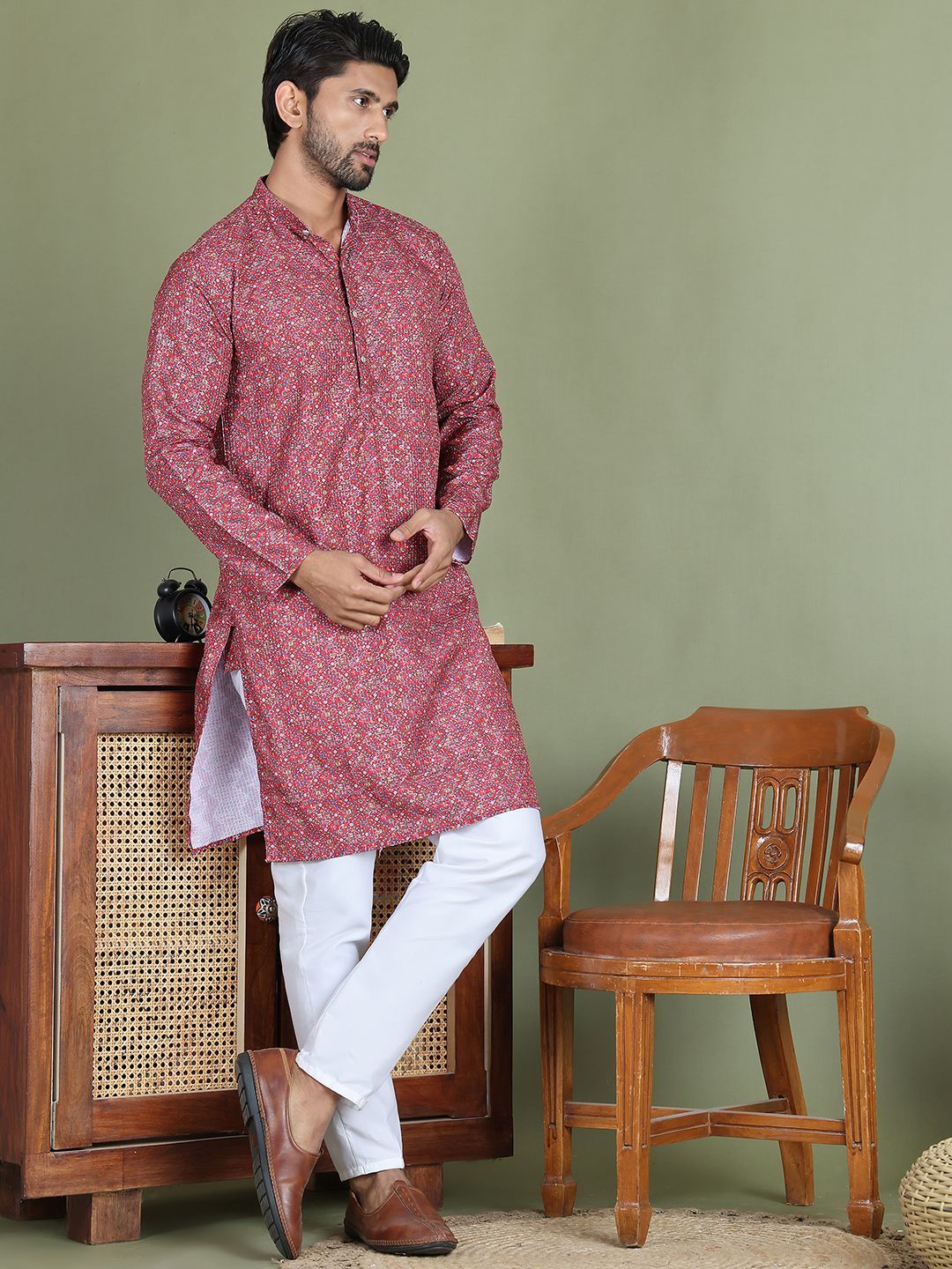 Jompers Ethnic Printed Sequinned Mandarin Collar Kurta