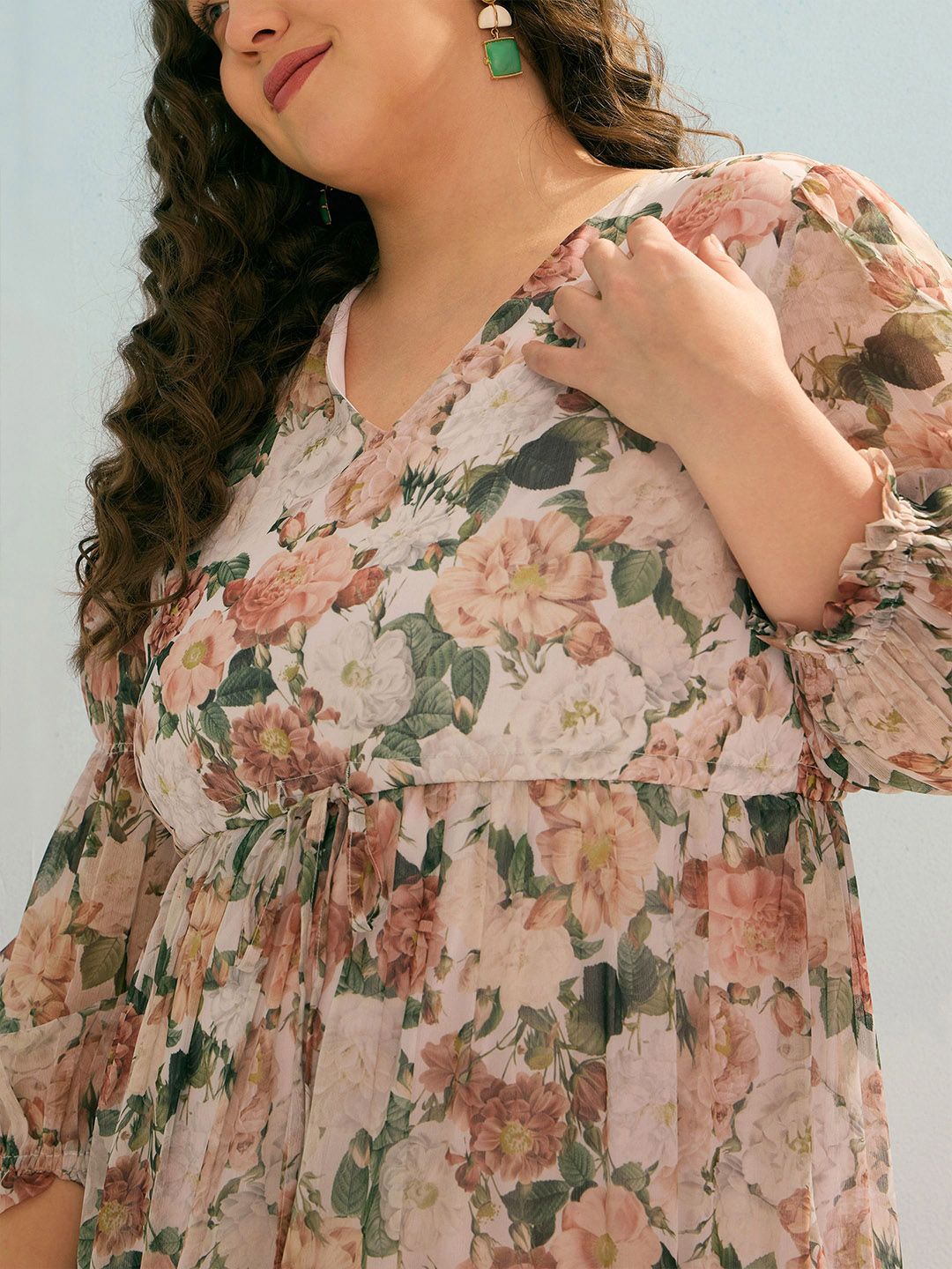 SASSAFRAS Curve Women Plus Size Floral Printed Tiered  Georgette Empire Midi Dress