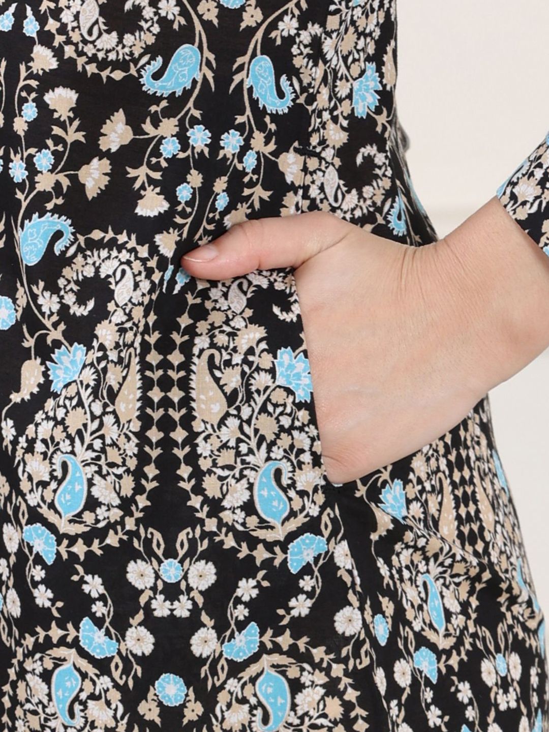 W Mandarin Collar Embroidered Tunic