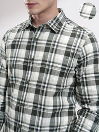 HIGHLANDER Men Opaque Checked Casual Shirt