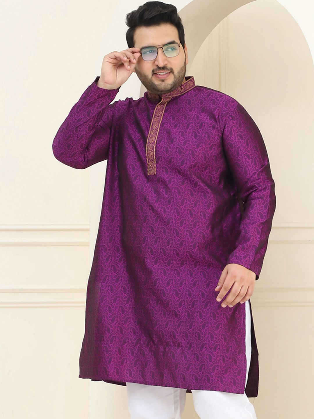 SOJANYA PLUS Ethnic Motifs Embroidered Straight Kurta