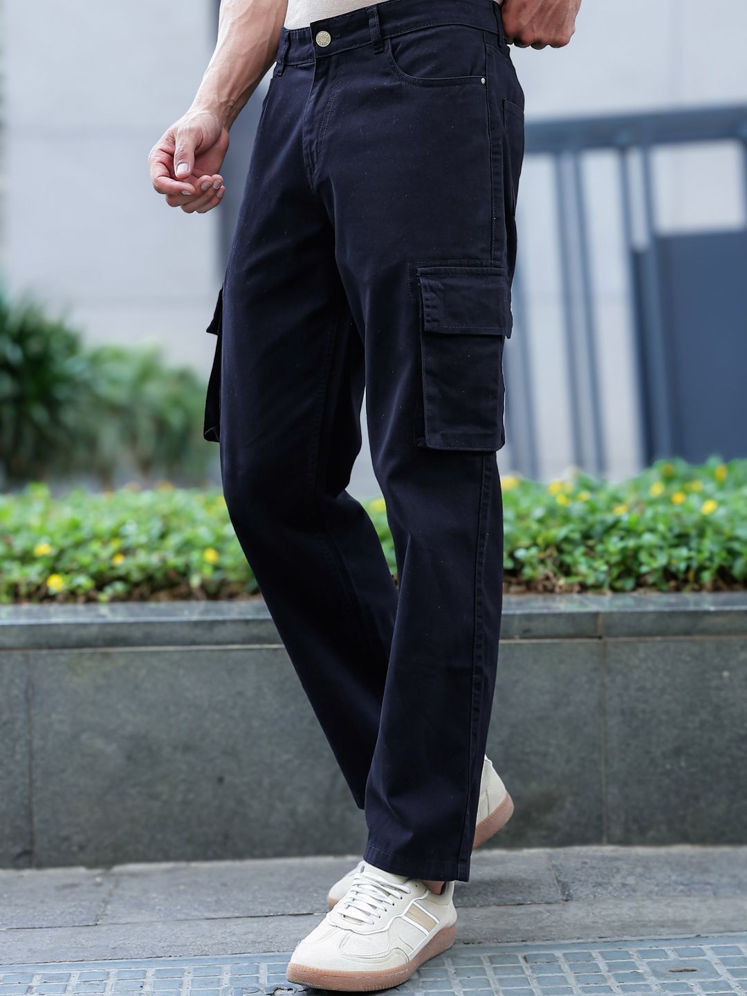 Eszett Men Easy Wash Cargos Seluar