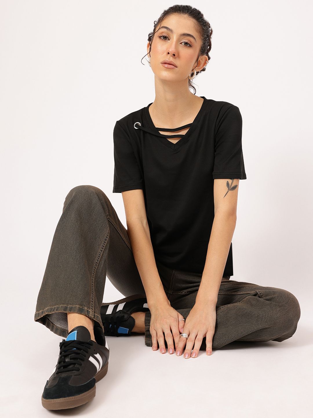 DressBerry Cozy Chic Strap & Ring Detail V-Neck Top