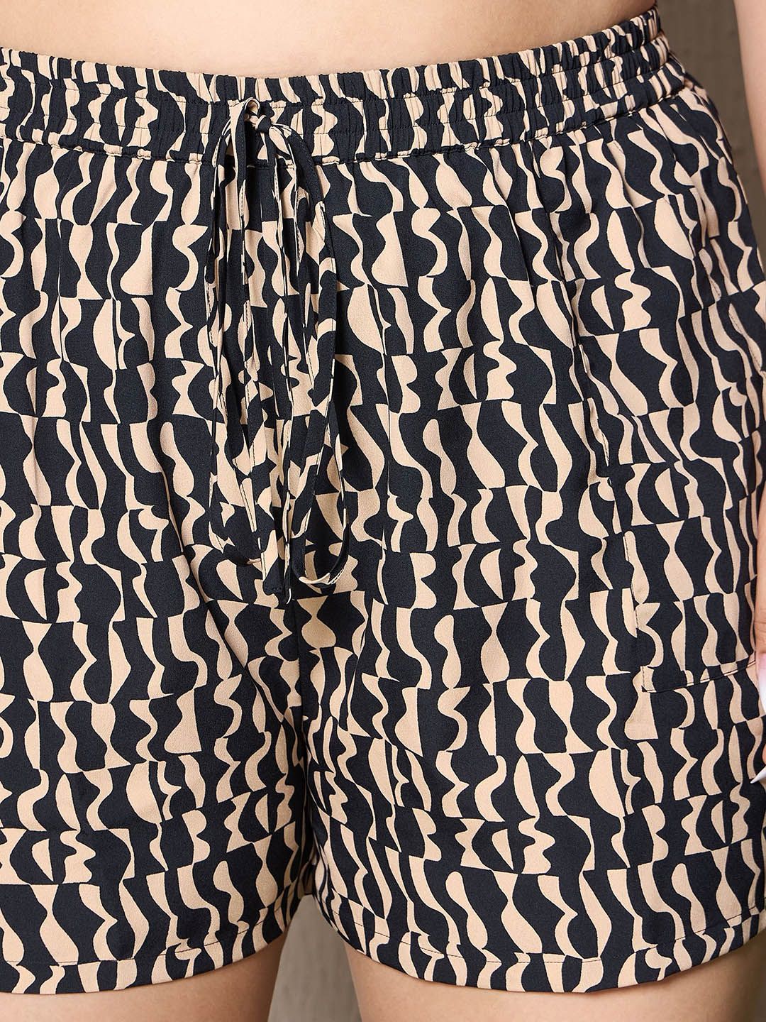 Berrylush Curve Black Plus Size Abstract Printed Longline Shirt With Mini Shorts