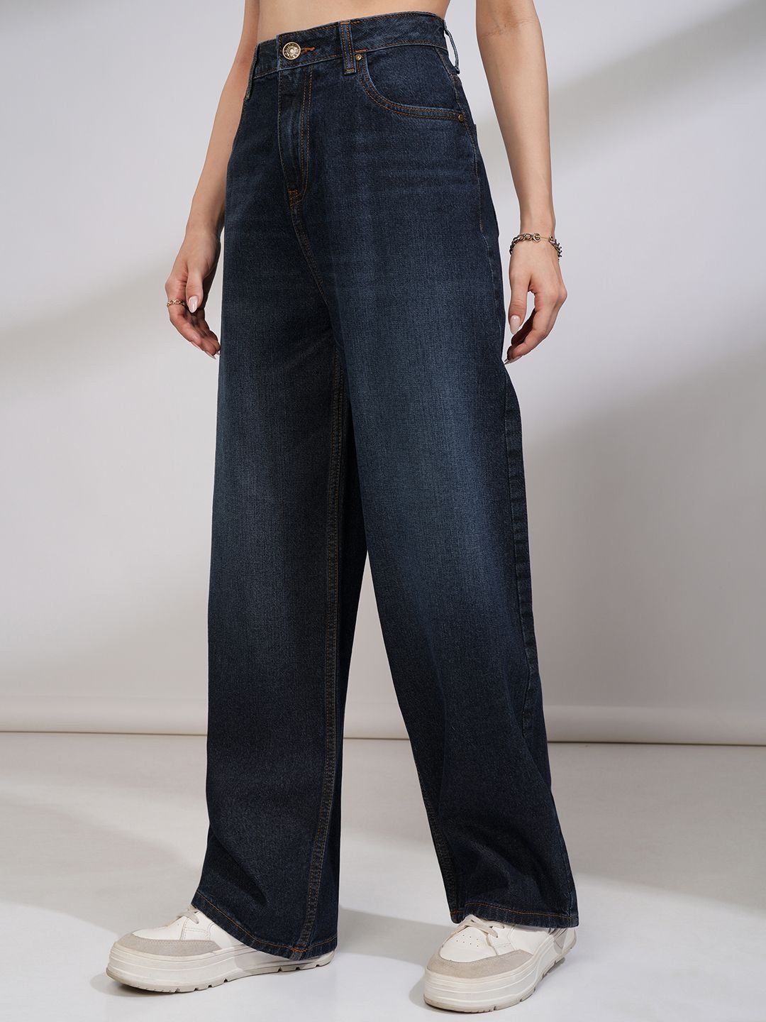 Street By Tokyo Talkies Women Pure Cotton Straight Fit Jeans