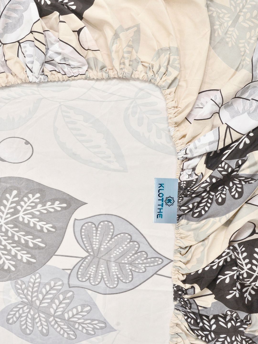 KLOTTHE Beige Printed Fitted Double Bedsheet