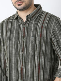 SPYKAR Men Slim Fit Opaque Striped Casual Shirt