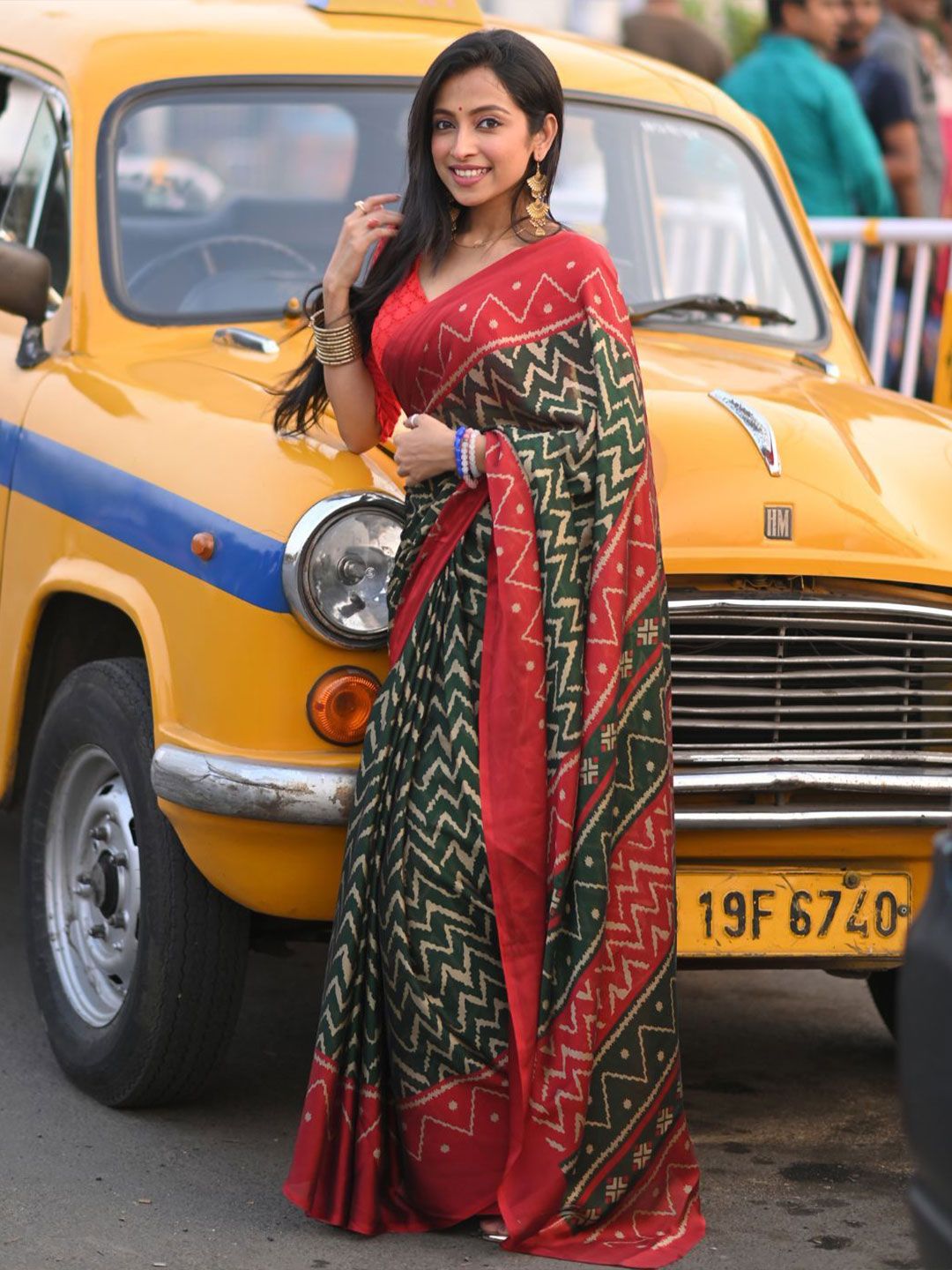 KALINI Printed Saree With Blouse Piece