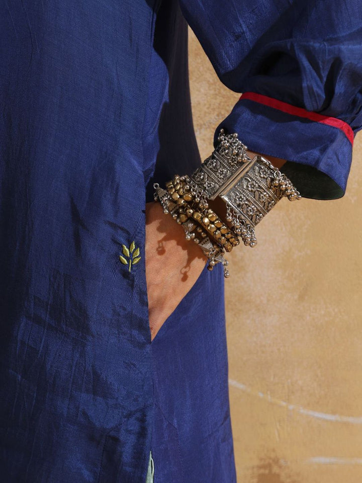 trueBrowns Muslin Silk Relaxed-FitTunic With Trousers Co-Ords