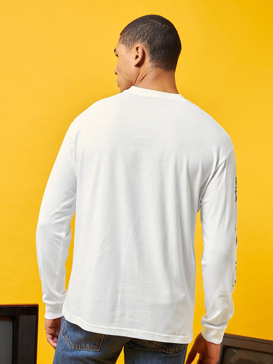 Bewakoof Pure Cotton Mickey Mouse Graphic Regular Fit T-shirt