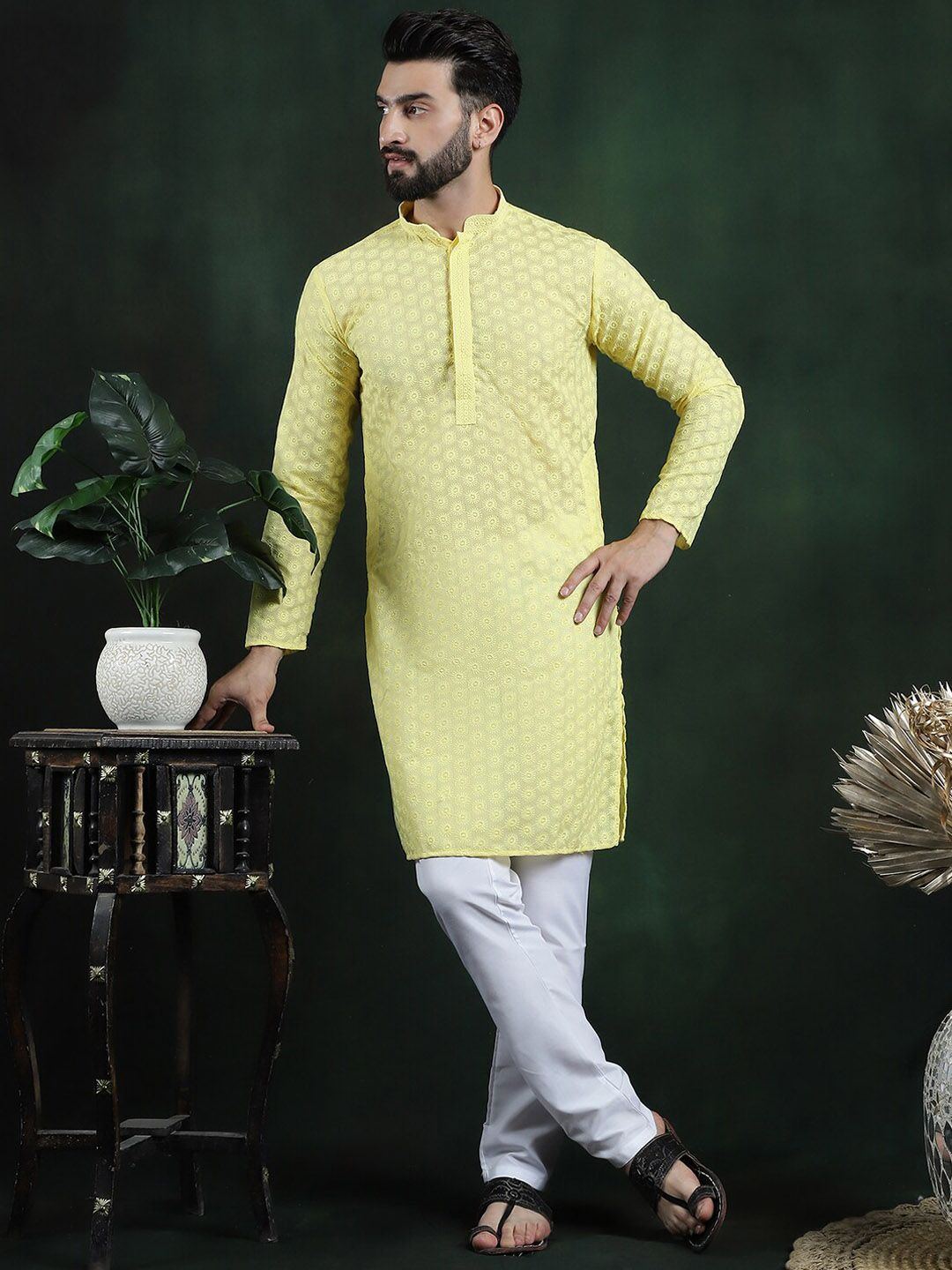 Anouk Floral Sulam Mandarian Collar Kurta Lurus Biasa