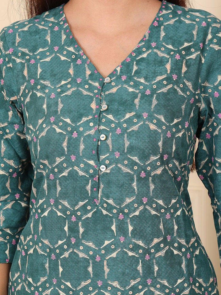 W Green Printed Printed Three-Quarter Sleeves Tunic With Trouser