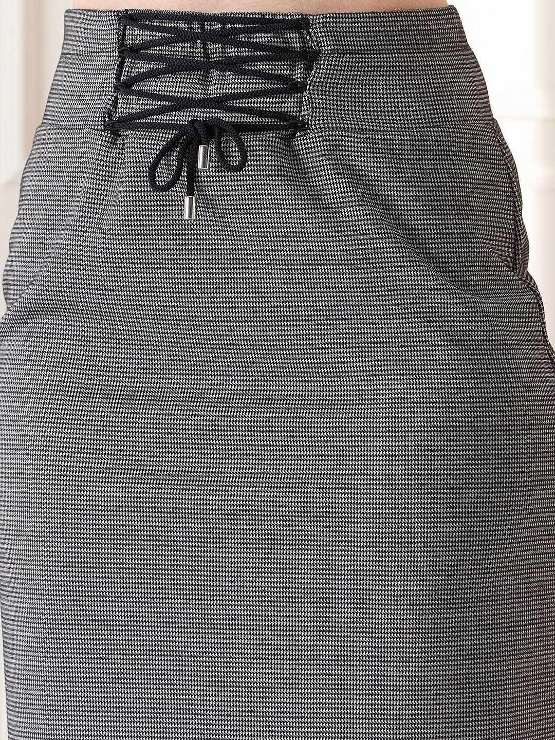 Berrylush Checks High Rise Knee Length Pencil Skirt