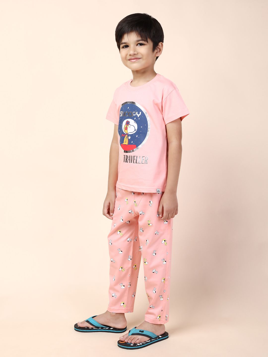 Moms Love Boys Printed T-Shirt With Trousers