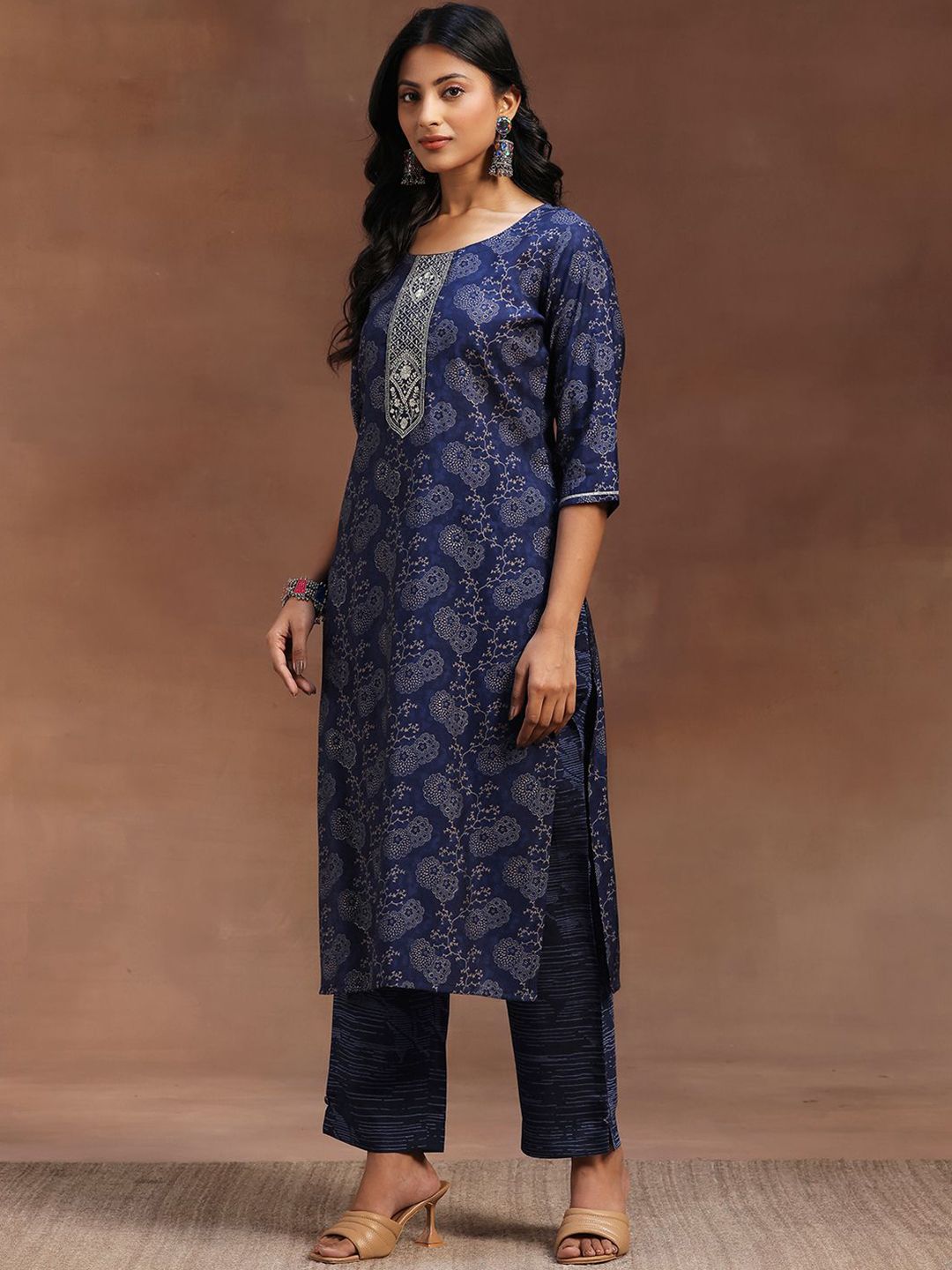 Libas Blue Floral embroidered Zari Kurta With Trousers & Dupatta