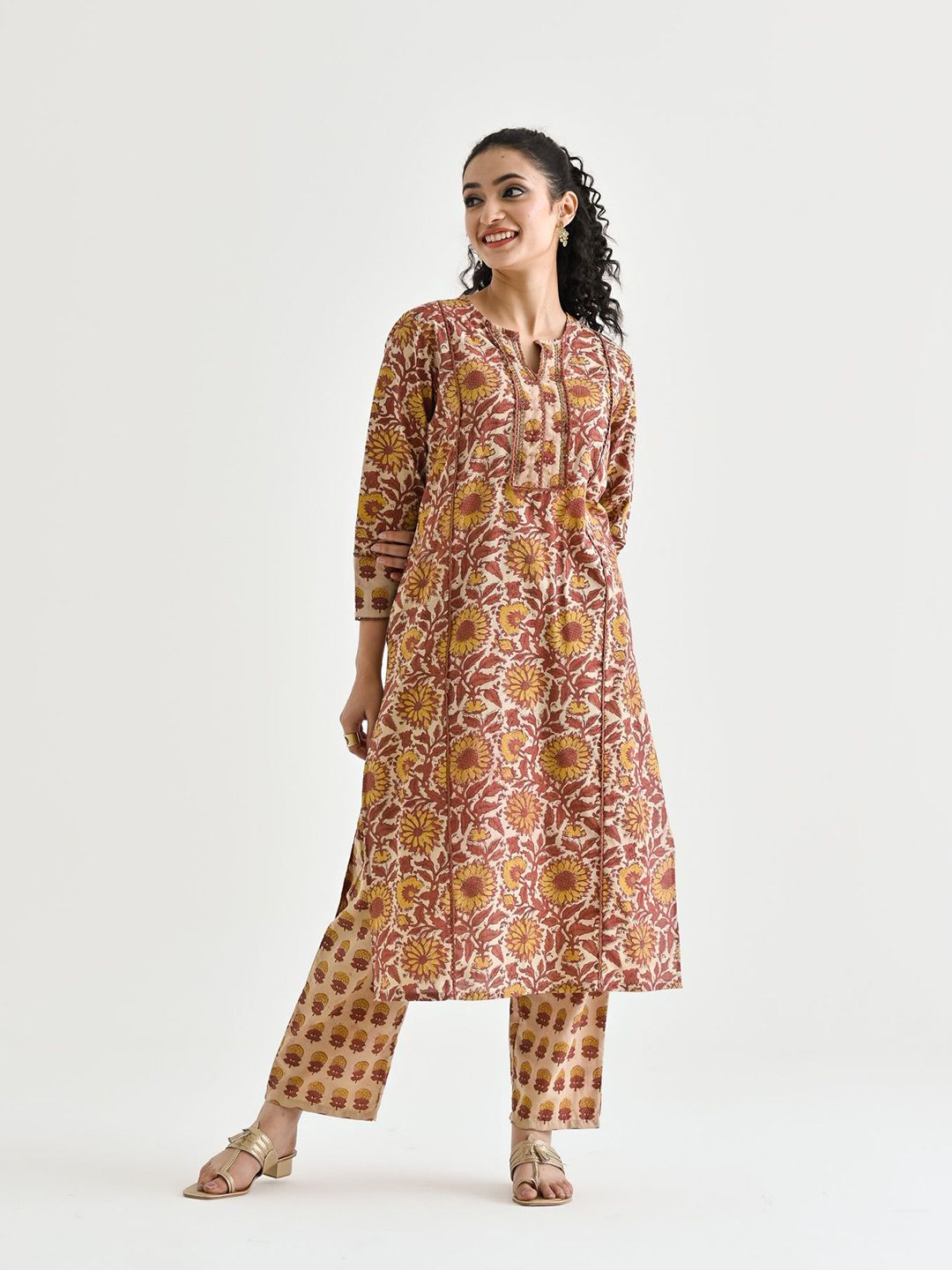 Rustorange Women Floral Printed Keyhole Neck Kurta