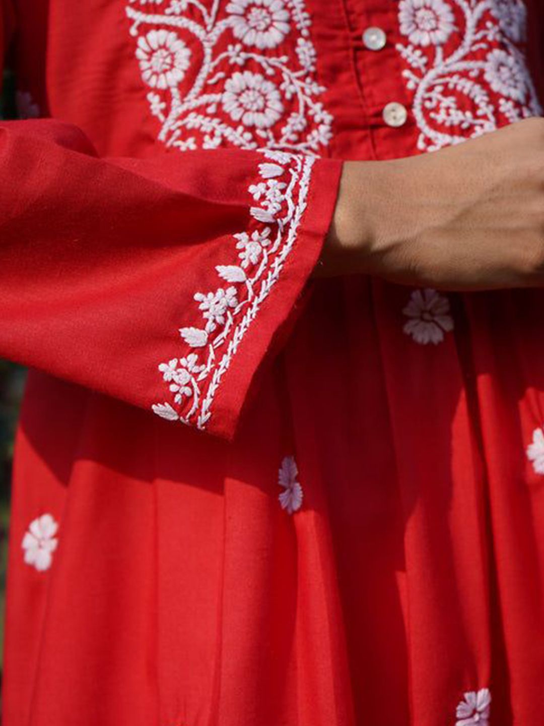 HOUSE OF KARI Floral Embroidered Sweetheart Neck Chikankari Pure Cotton A-Line Kurti