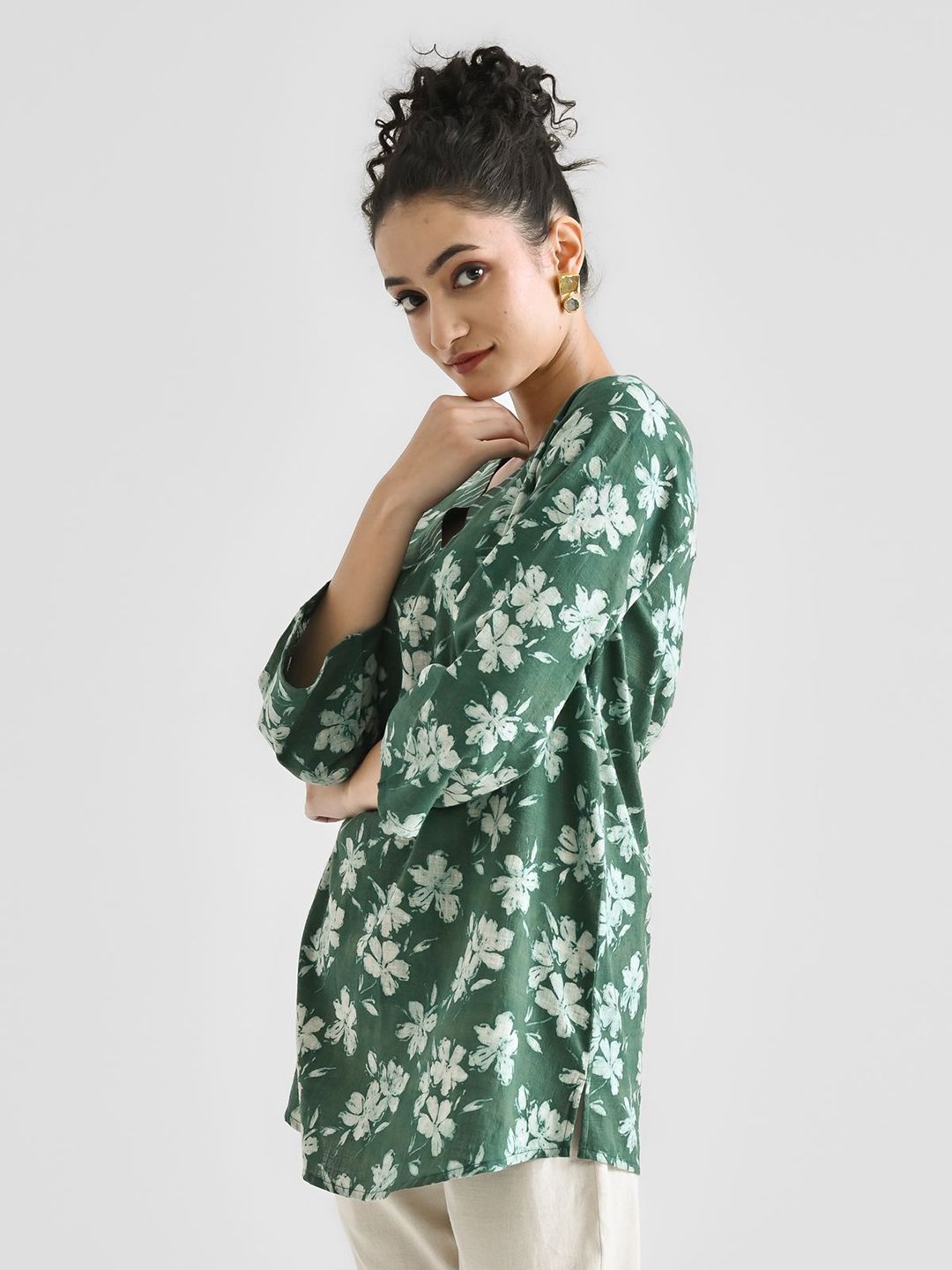 Rustorange Floral Printed V-Neck Pure Cotton Kurti