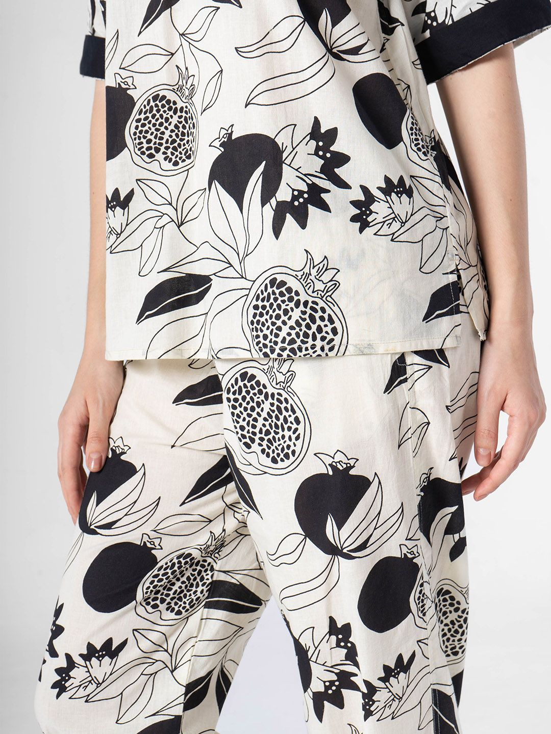 SANSKRUTIHOMES Women Tropical Printed Pure Cotton Night suit