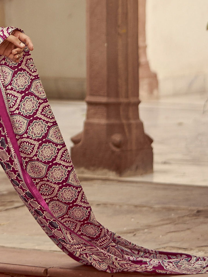 Saree mall Ethnic Motifs Poly Crepe Block Print Sarees