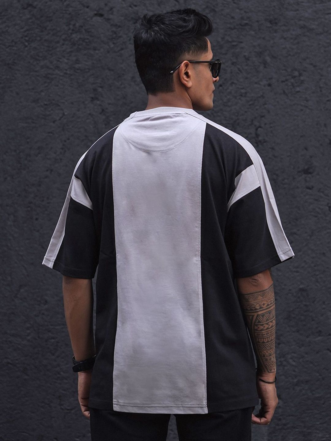 Powerlook Men Typography Colourblocked Drop-Shoulder Sleeves T-shirt