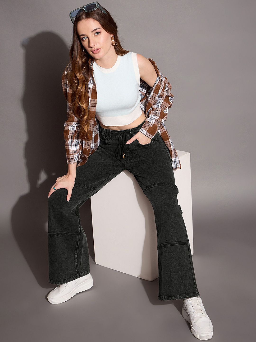 SASSAFRAS BASICS Women Comfort Straight Fit High-Rise Stretchable Jeans