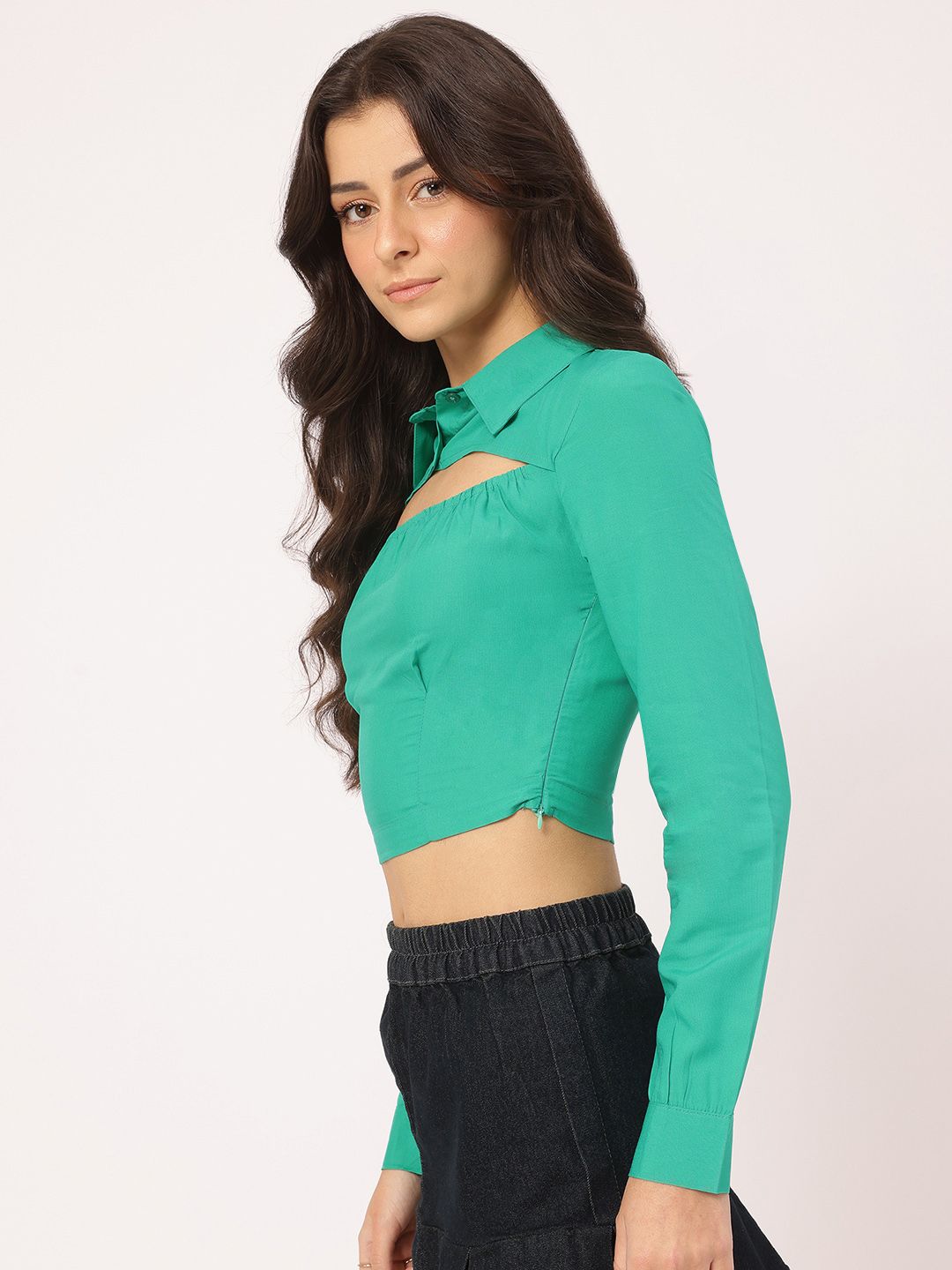 DressBerry Bold Cut-Out Fitted Crop Top