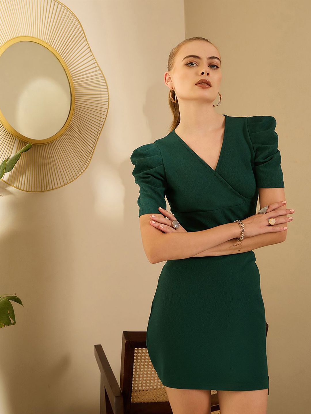 Berrylush Women Solid V-Neck Top