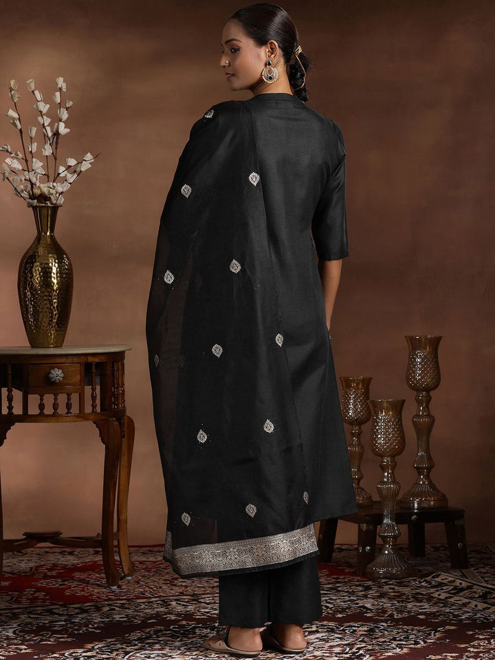 Libas Pleated Kurta with Trousers & Dupatta