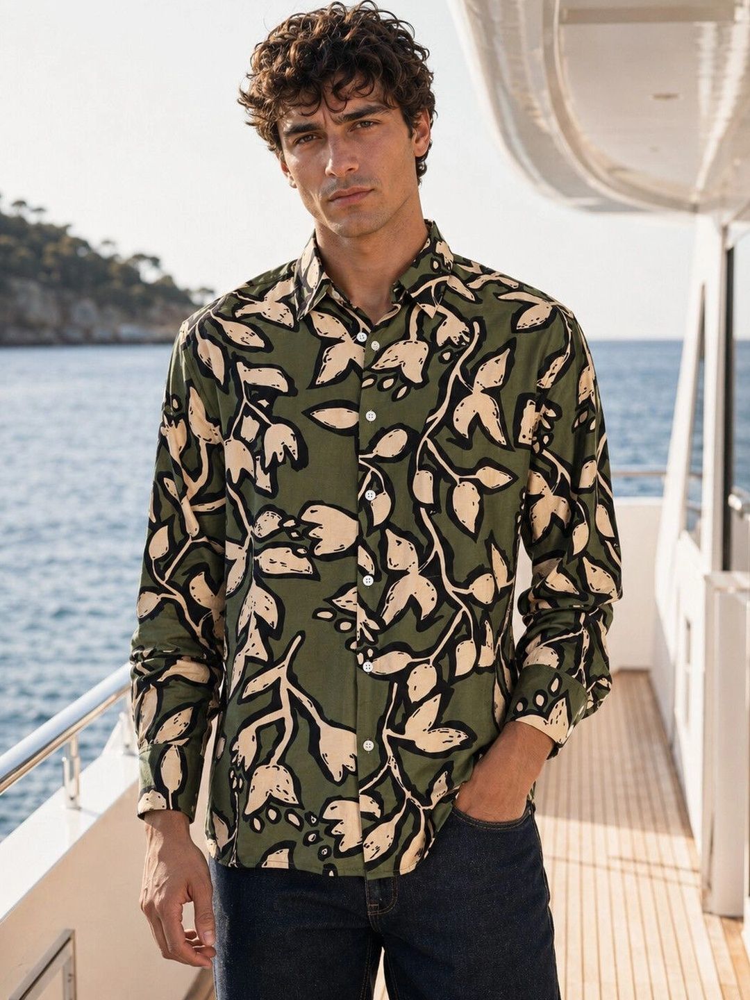 Eszett Floral Printed Spread Collar Casual Shirt
