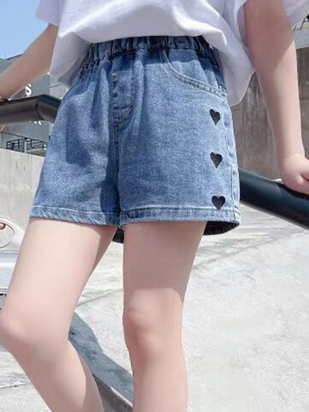 YK Girls Embellished Regular Fit Mid-Rise Washed Denim Shorts