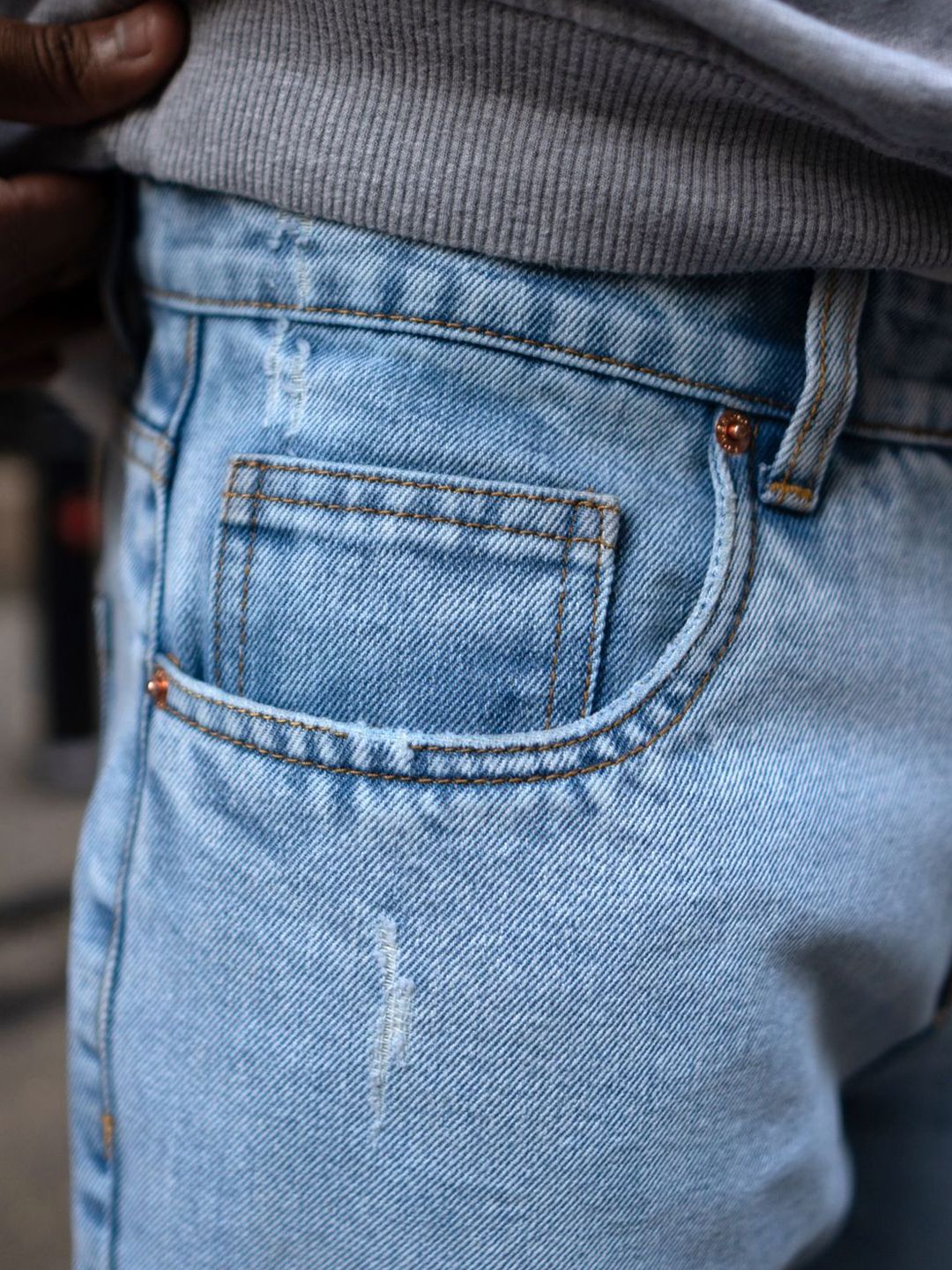 Powerlook Men Relaxed Fit Light Blue Mildly Distressed Light Fade Cotton Jeans