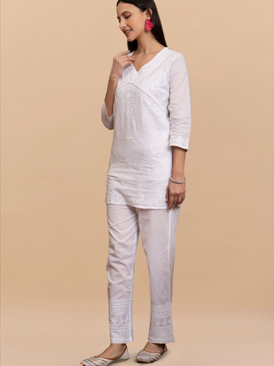 HOUSE OF KARI Floral Embroidered V-Neck Cotton Chikankari Short Kurta