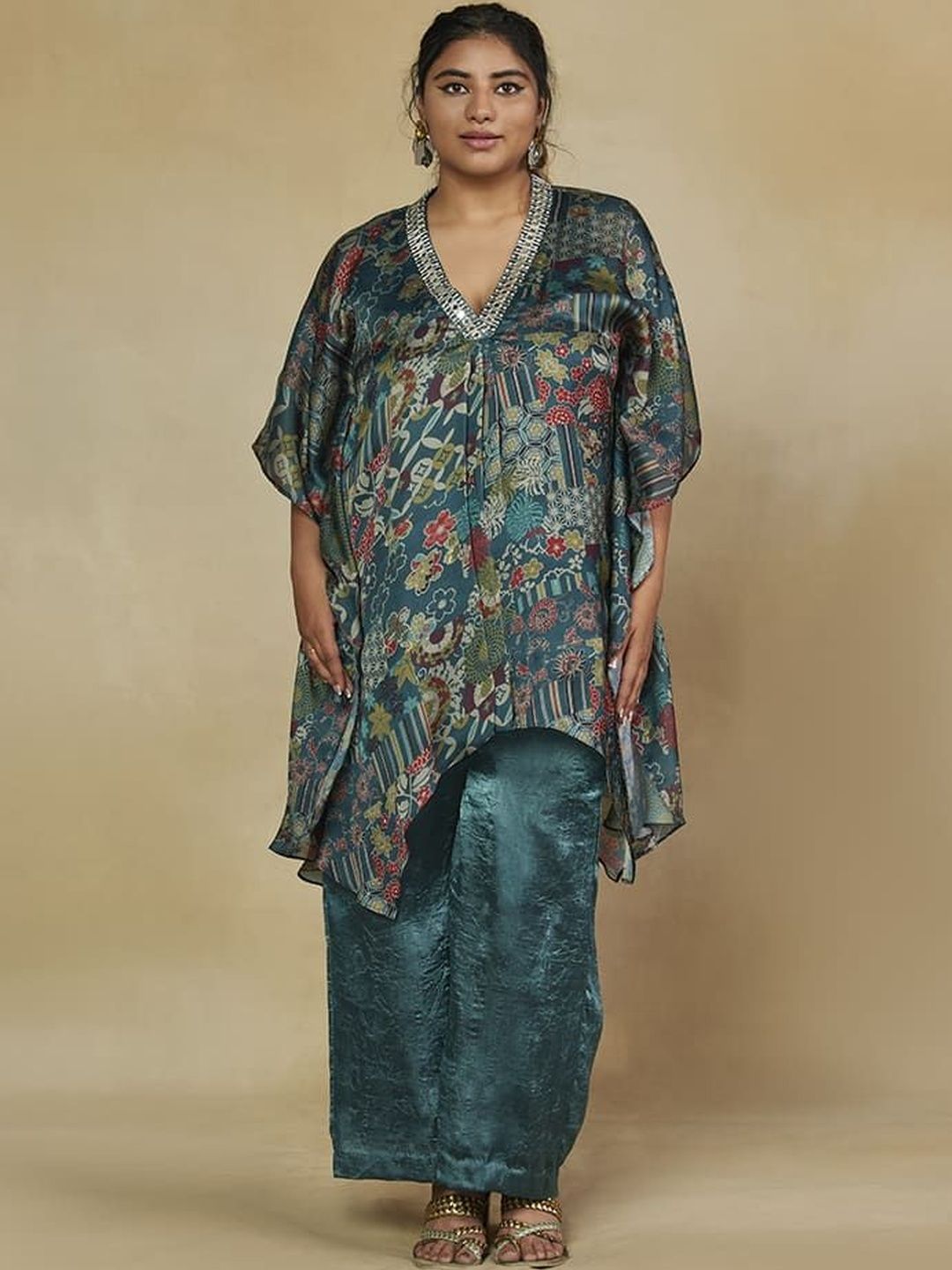 Mamicha Printed V-Neck Kurta Set