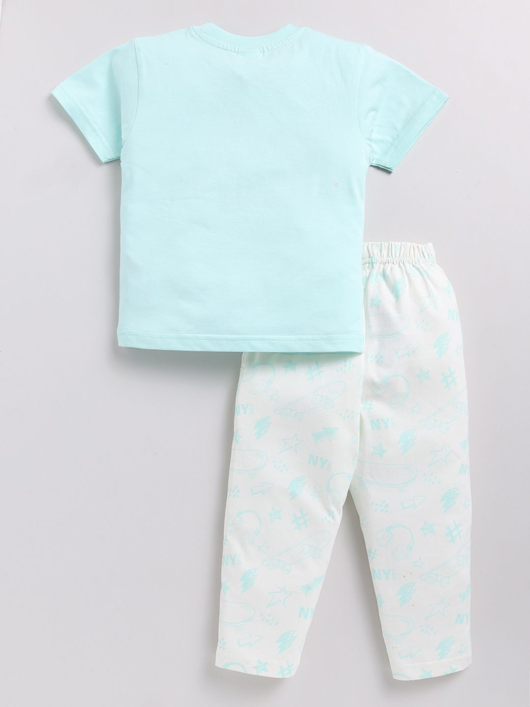 Moms Love Girls Printed T-Shirt With Trousers