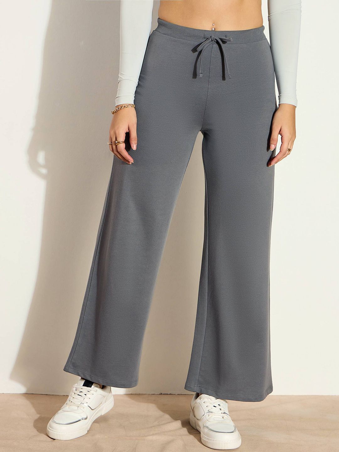 SASSAFRAS Women Cotton Regular Fit Track Pants