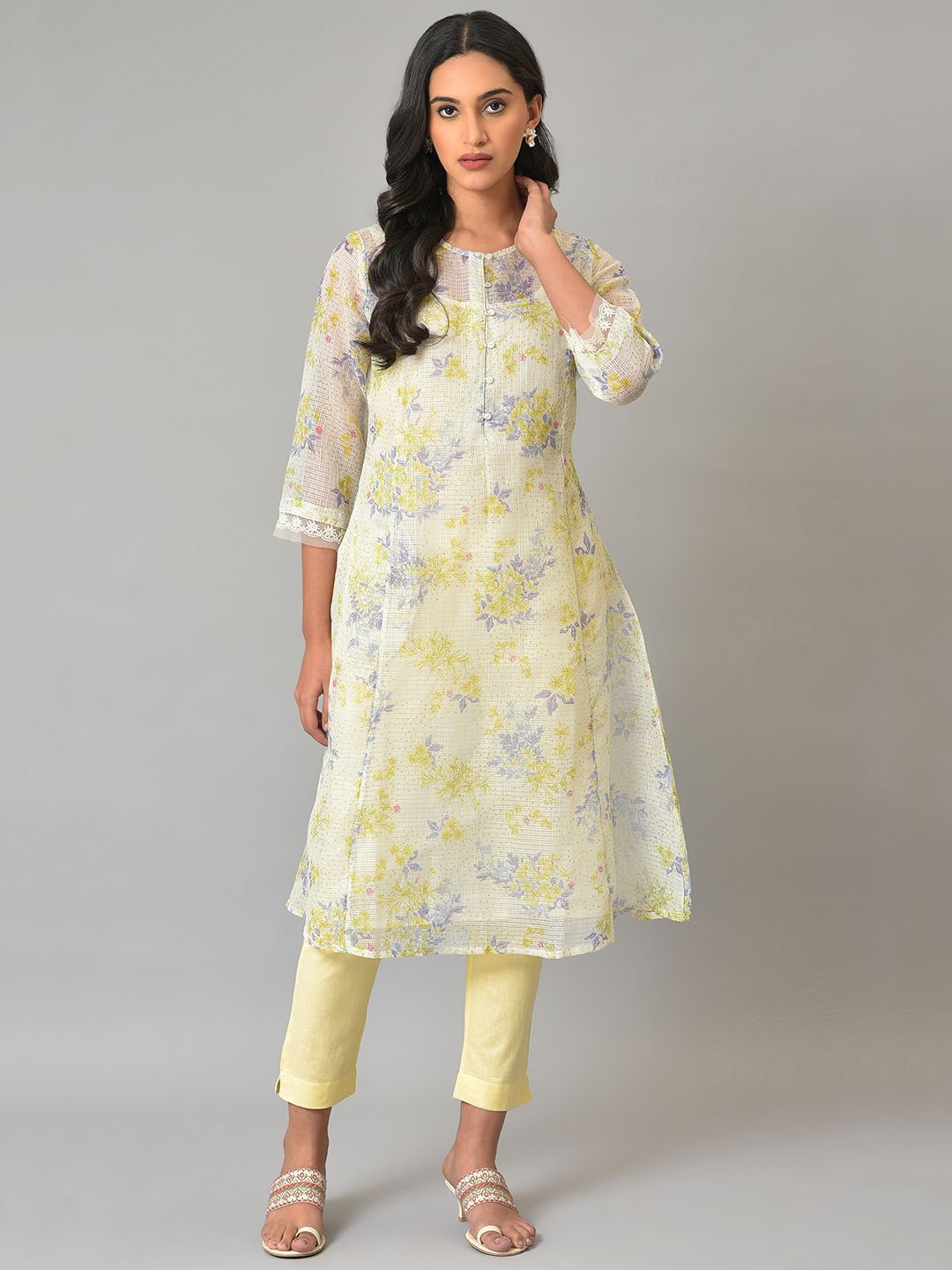 W Floral Printed Round Neck Panelled A-line Kurta