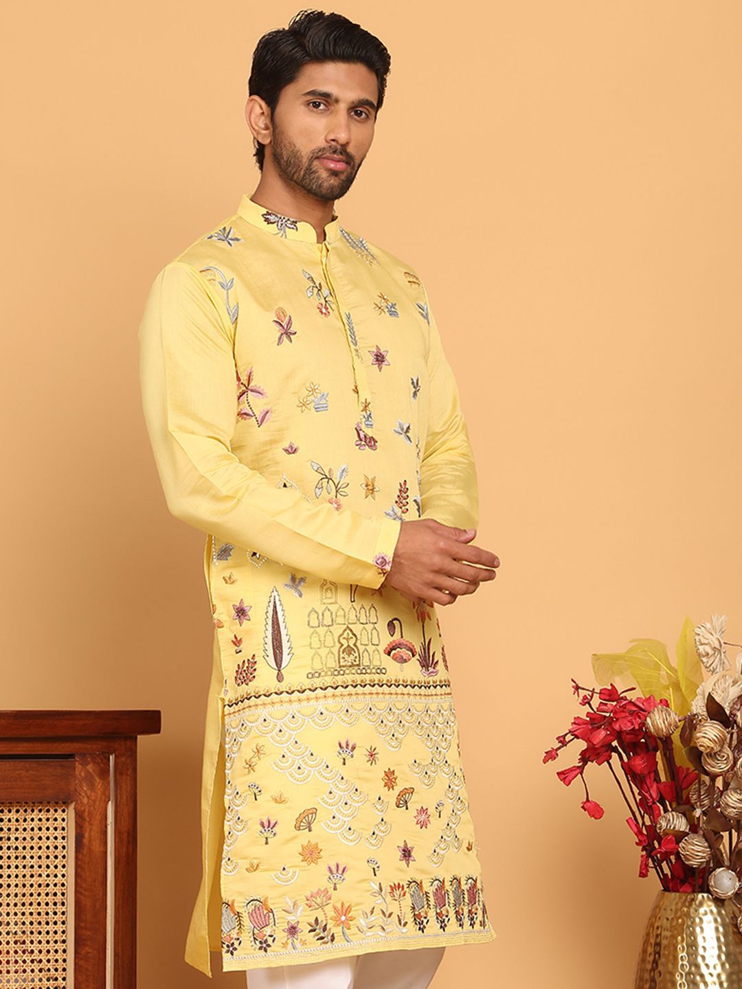 Jompers Men Floral Embroidered Mandarin Collar Sequins Straight Kurta
