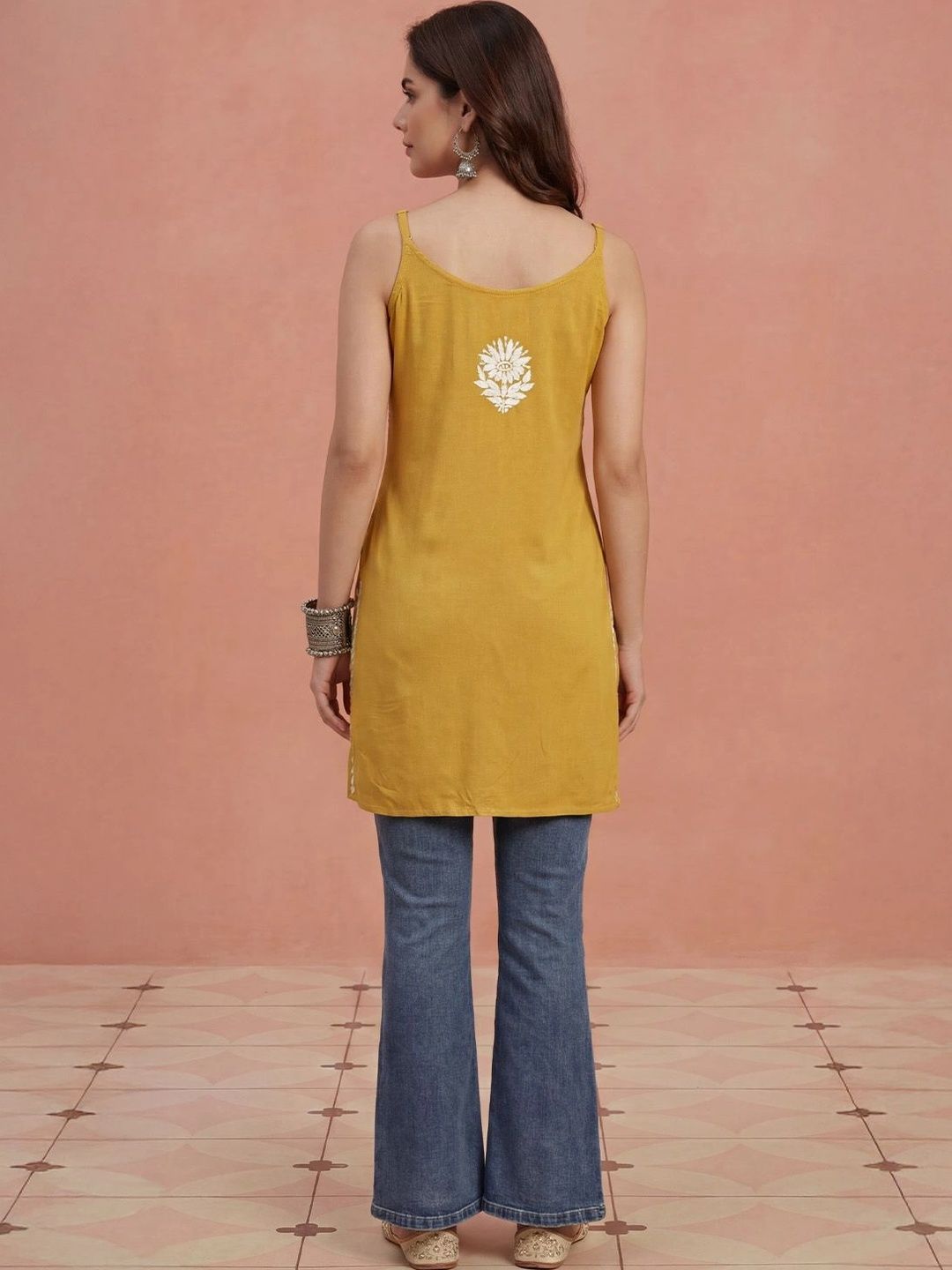 House of Chikankari Women Floral Embroidered Chikankari Kurta
