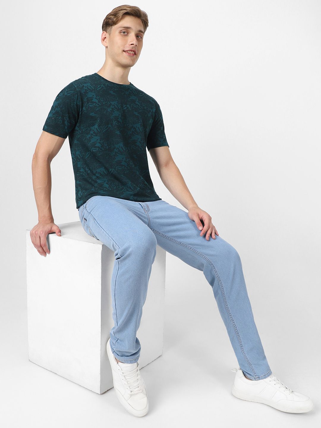 Urbano Fashion Men Teal Blue Tropical Printed Round Neck Pure Cotton T-shirt