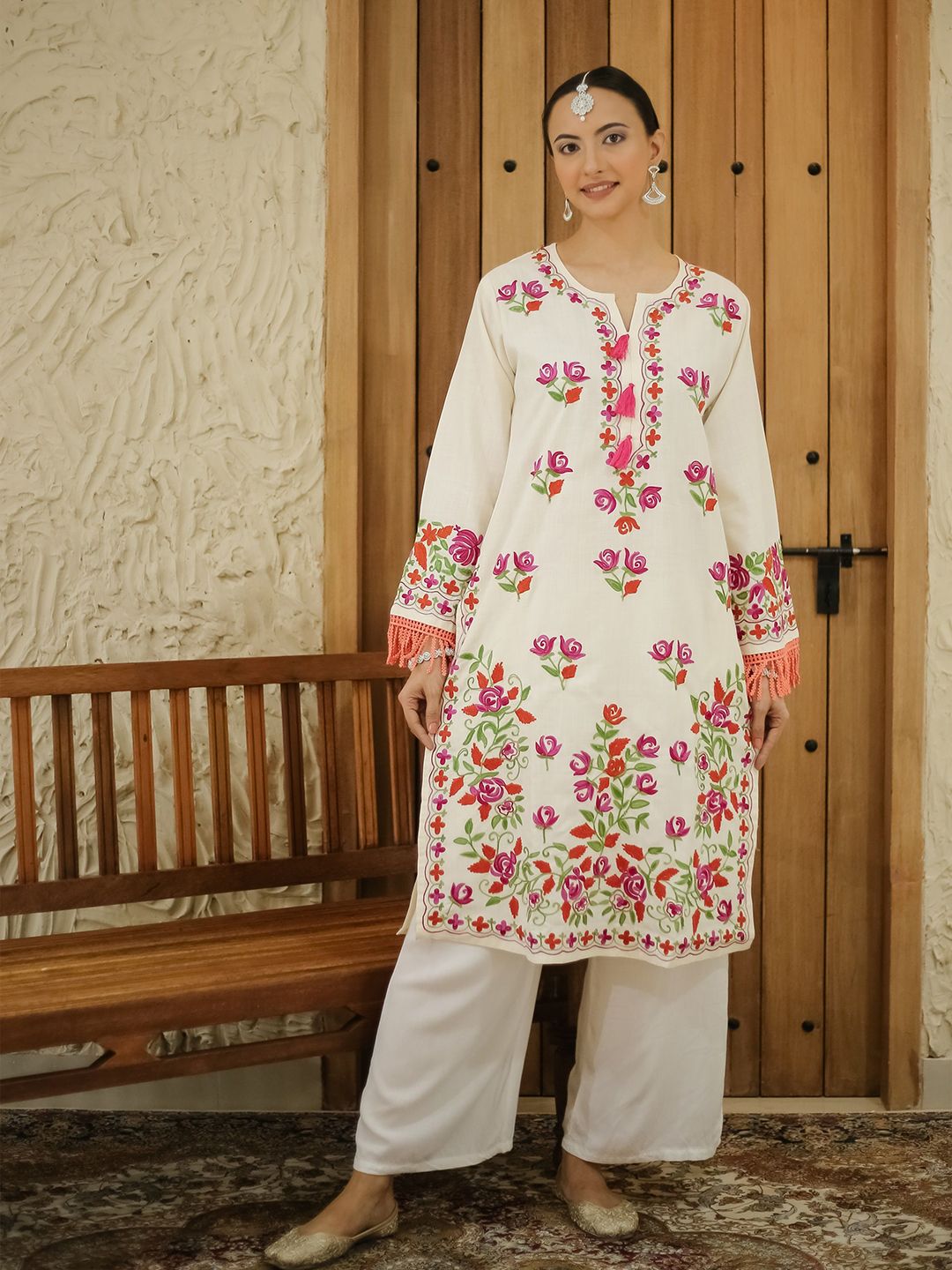 HOUSE OF KARI Floral Embroidered Cotton Falak Kashmiri Straight Kurta