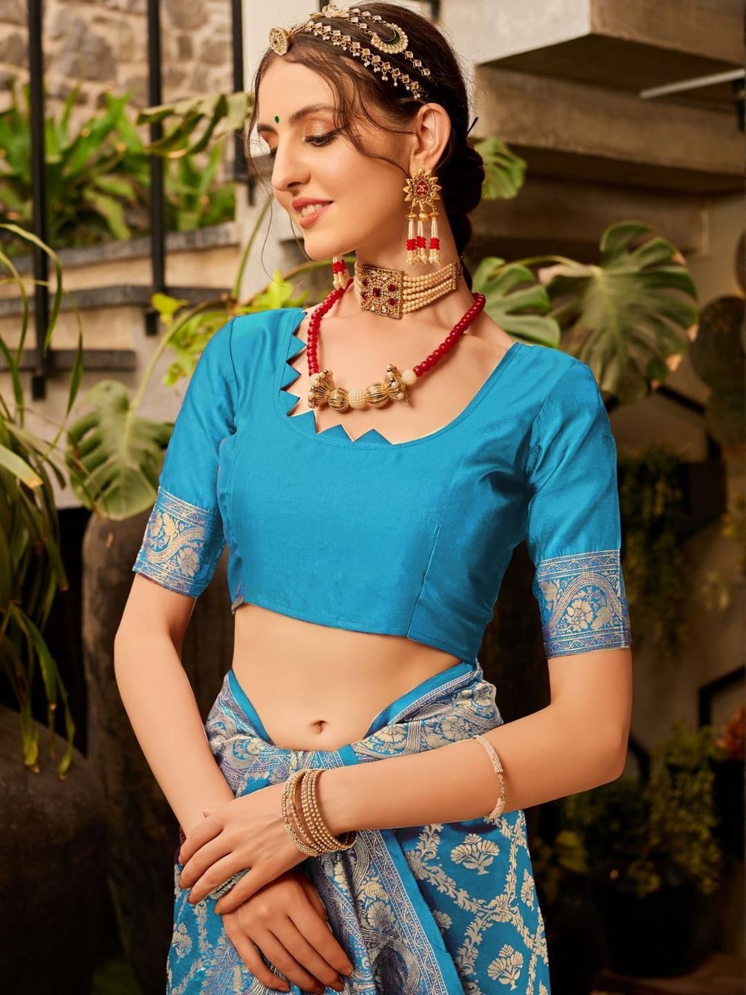 KALINI Woven Design Silk Blend Banarasi Saree