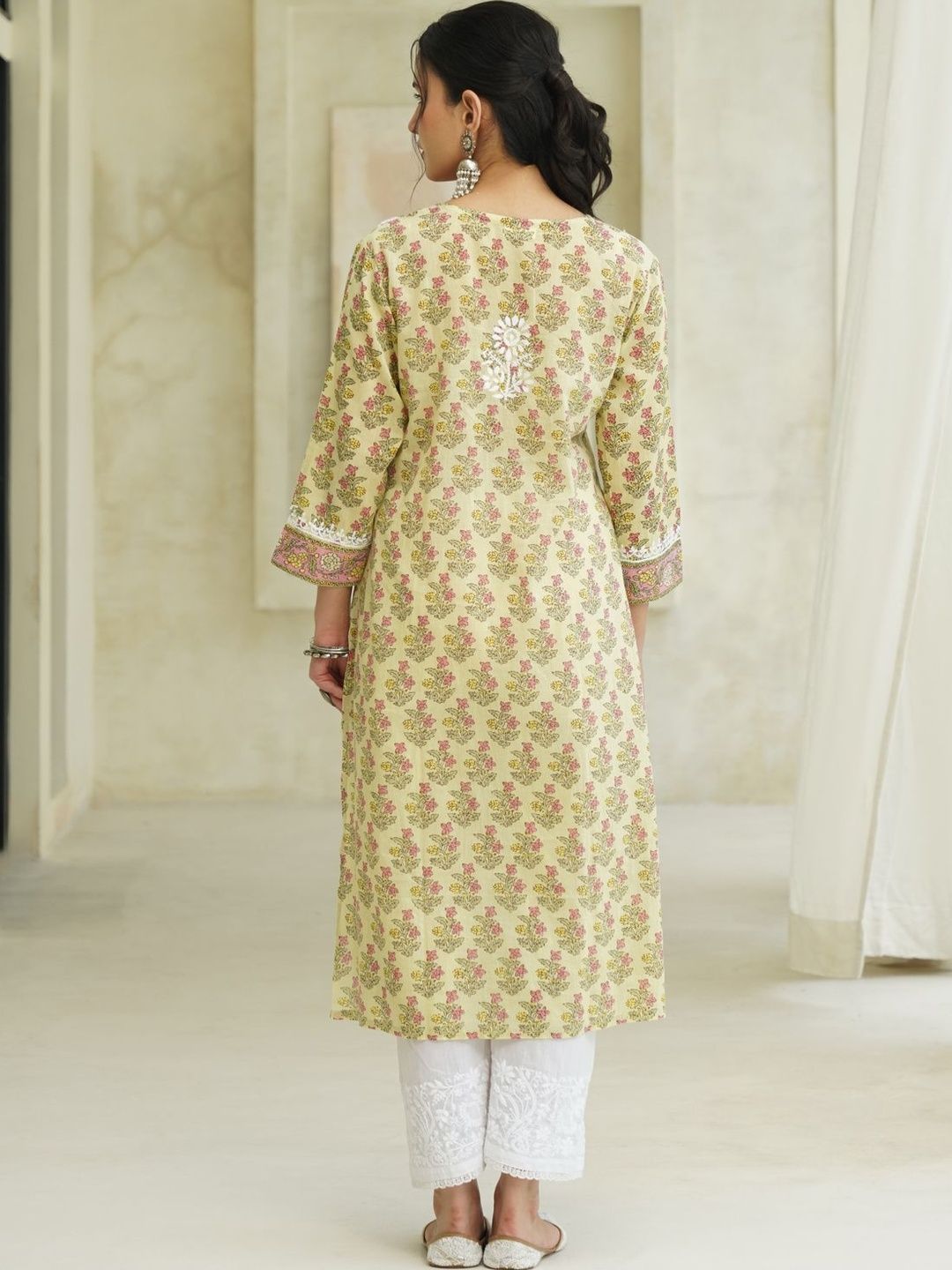 House of Chikankari Women Floral Printed Thread Work Indie Florals Kurta