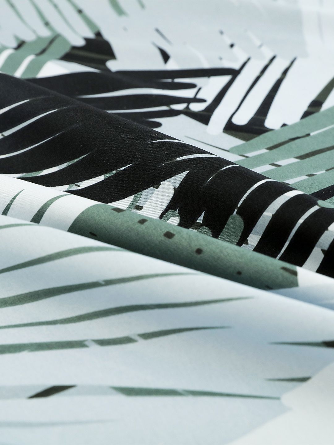 Story@home Green & White Abstract Printed 240 TC Satin Finish Queen Bedsheet Set