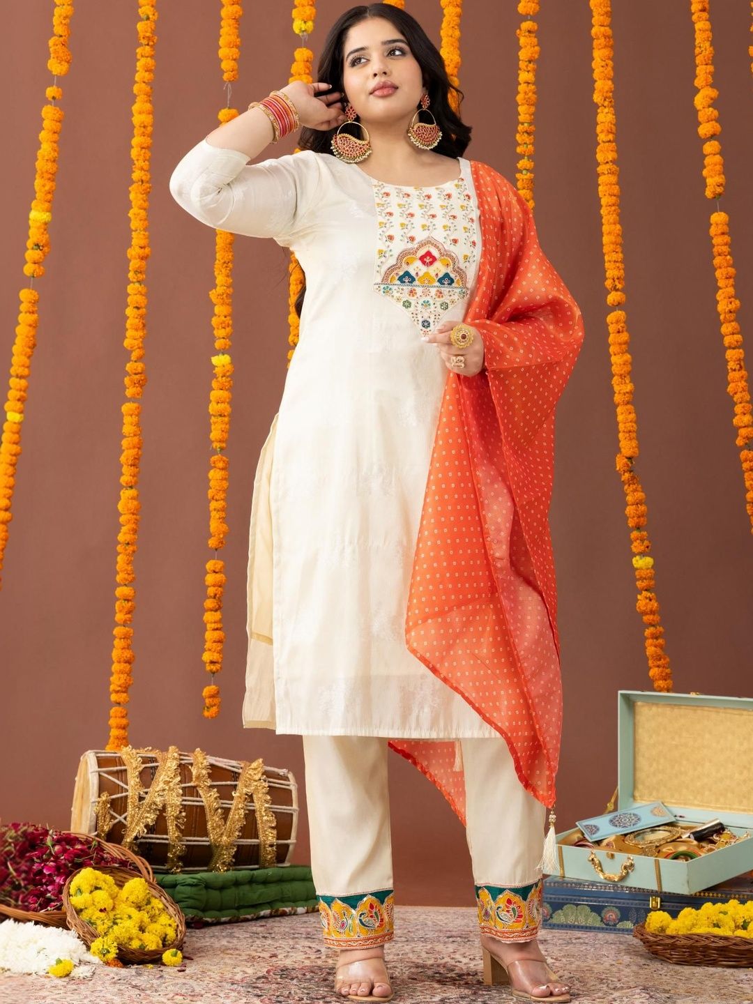 Mamicha Floral Embroidered Regular Kurta & Trousers With Dupatta