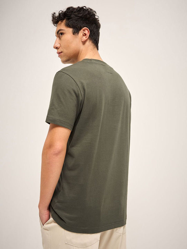 THE BEAR HOUSE Men Solid Round Neck Cotton T-shirt