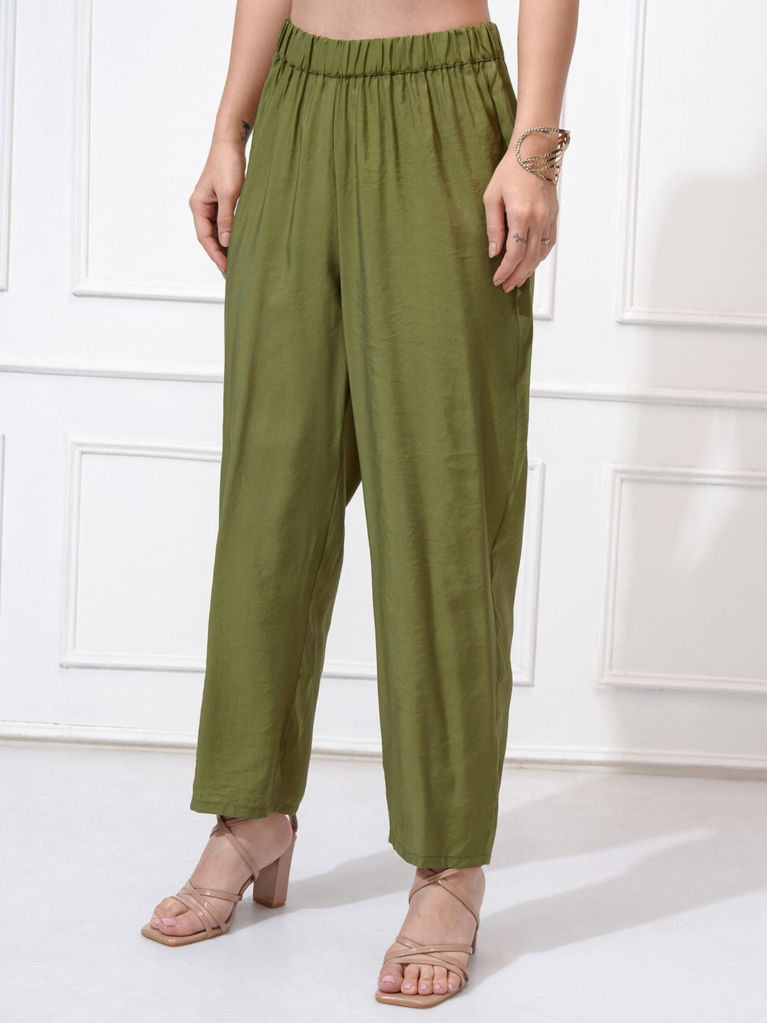 Vishudh Women Embroide Tunic With Trouser Co-Ord Set